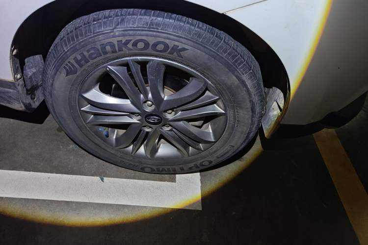 Used Hyundai ix35 2013 2.0L Automatic Two-Wheel Drive Smart GLS China IV Standard Exterior 7