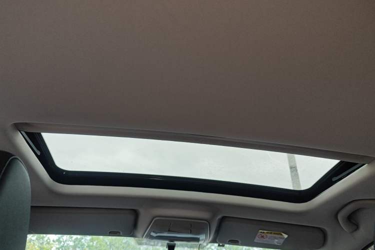 Used FAW Junpai A70 2016 1.6L Automatic Luxury Model Headliner