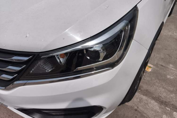 Used Baojun 310W 2017 1.5L Manual Fashion Edition China VI Left Front Headlight