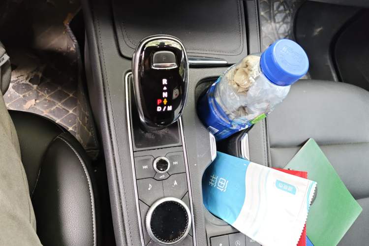 Used Cadillac XT4 2018 28T Two-Wheel-Drive Luxury Model Gear Lever