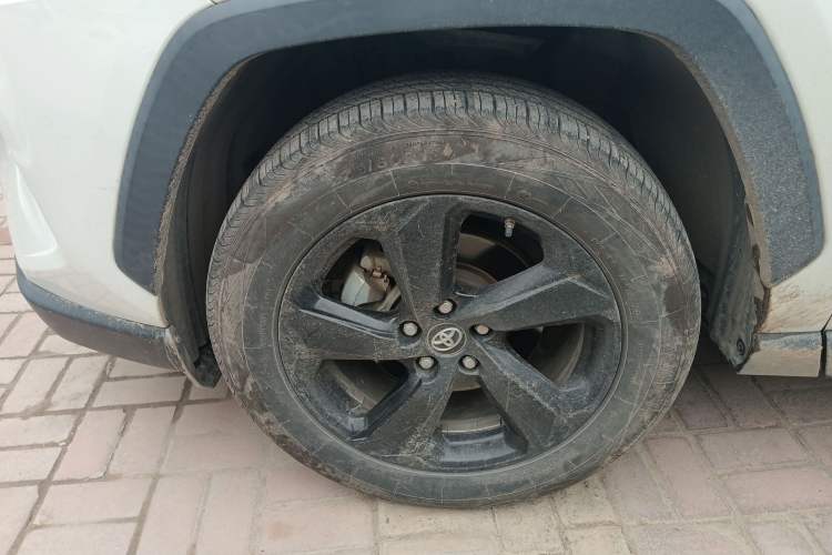 Used Toyota RAV4 2020 Dual-Engine 2.5L E-CVT 4x4 Elite PLUS Edition
