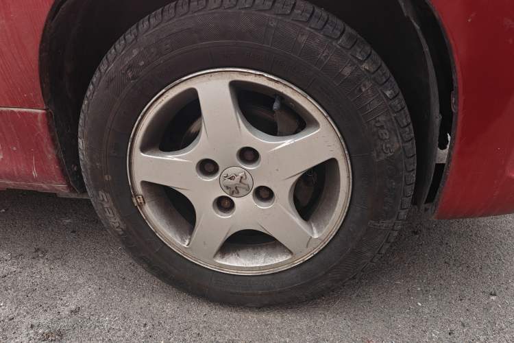 Used Peugeot 207 2011 Sedan 1.4L Manual Yule Edition Right Front Wheel Hub