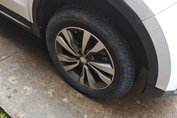 Used Geely Auto Emgrand X7 Sport 2016 2.0L Manual ZhiShang Version
