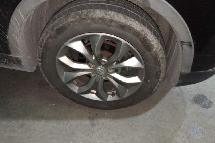 Used GAC Trumpchi GS3 2017 150N Automatic Elite Edition Right Front Wheel Hub