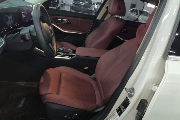 Used BMW i3 2024 eDrive 35 L
