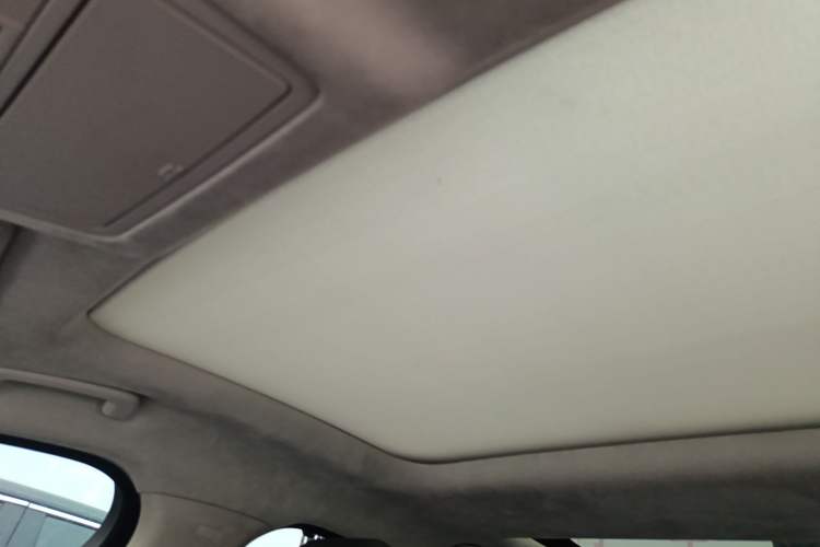 Used Jaguar XFL 2018 XFL 2.0T 200PS Luxury Edition Headliner