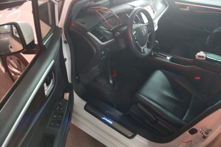 Used Honda Jade 2017 1.8L automatic Comfort version 5 seats Driver Seat