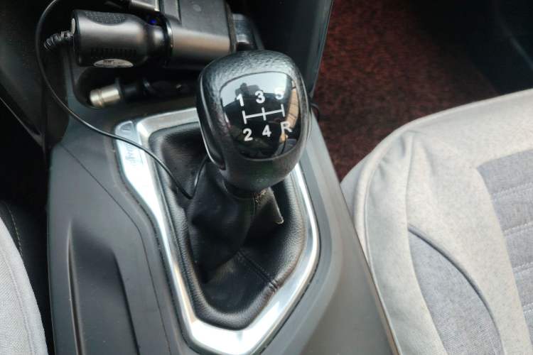 Used GAC Trumpchi GS4 2017 200T Manual Two-Wheel Drive Elite Edition Gear Lever