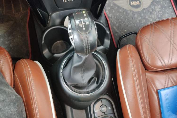 Used MINI 2017 1.5T COOPER CABRIO Freedom Edition Gear Lever