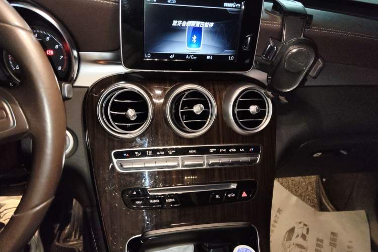 Used Mercedes-Benz GLC 2018 GLC 260 4MATIC Luxury Model
