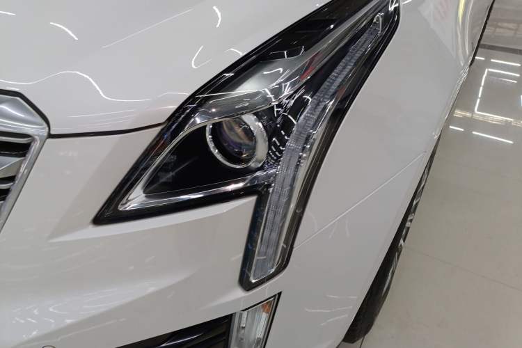 Used Cadillac XT5 2018 25T Luxury Model
