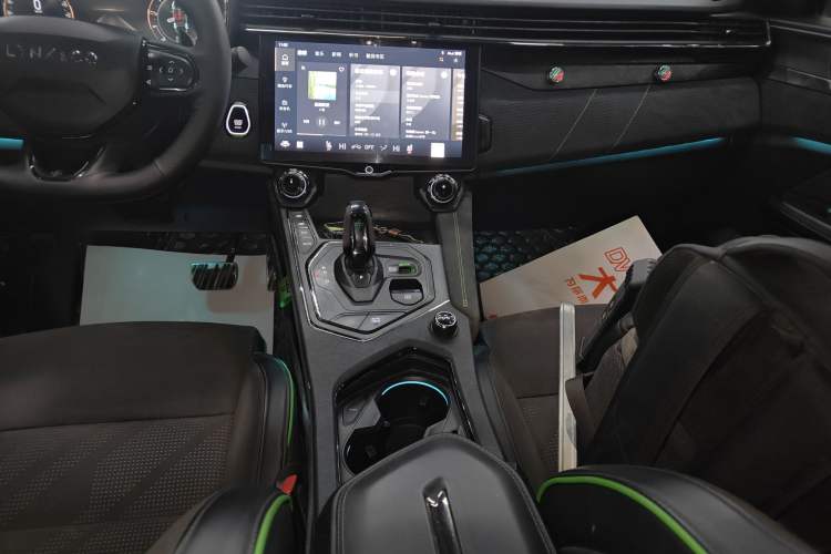 Used Lynk & Co 05 2022 05+ 2.0TD Automatic Exploration Edition
