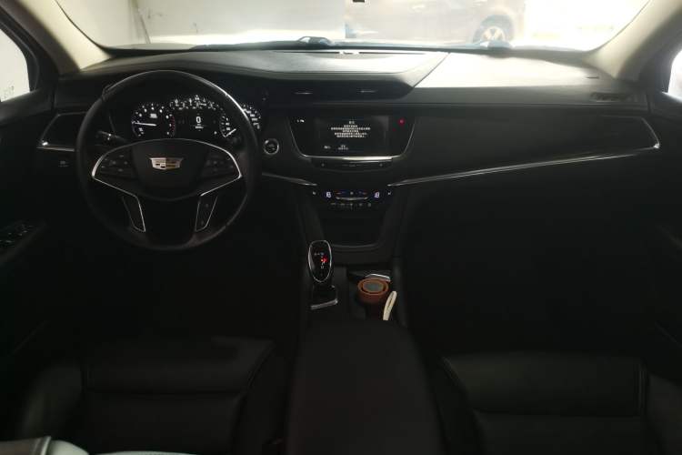 Used Cadillac XT5 2018 25T Luxury Model