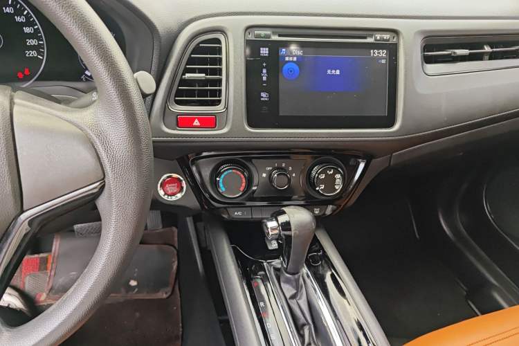 Used Honda Vezel 2016 1.8L CVT Front-Wheel Drive Pioneer Edition
