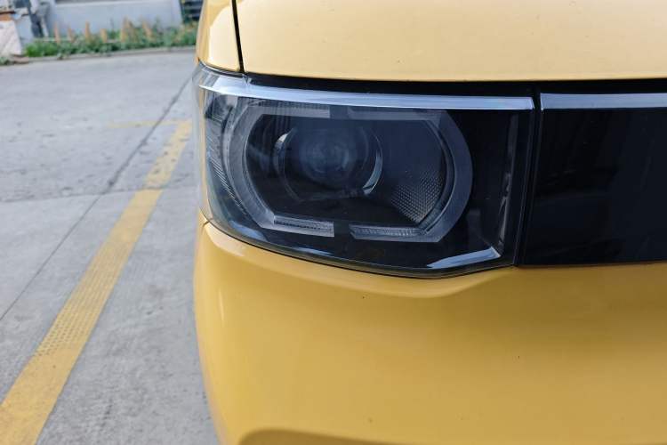Used Wuling Hongguang MINIEV 2021 Macaron Premium Model – Lithium Iron Phosphate Right Front Headlight