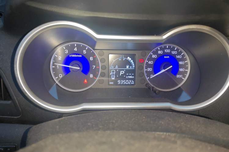 Used Dongfeng Aeolus AX3 2016 1.5L Automatic Shangkue Model
