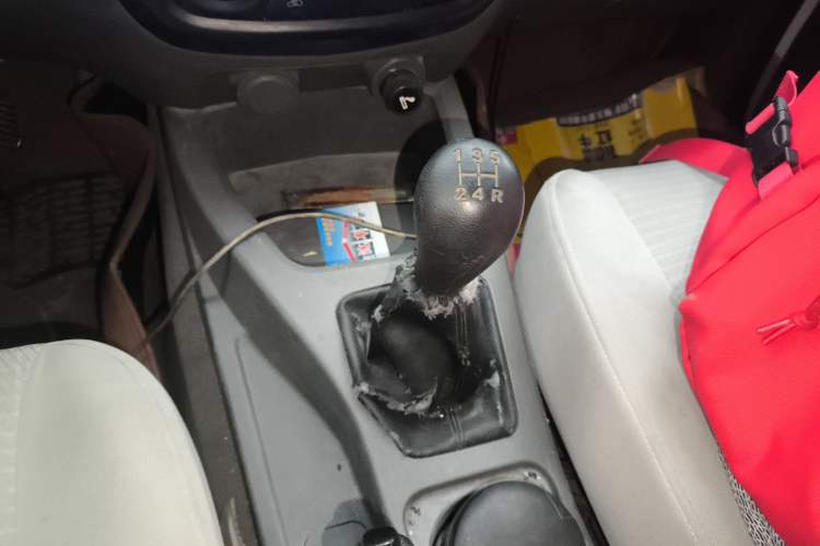 Used Wuling Rongguang V 2018 1.5L Practical Version Gear Lever