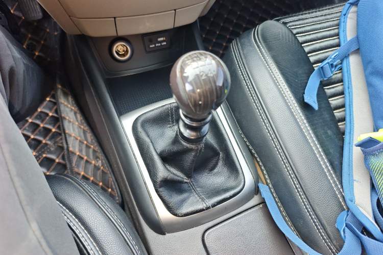 Used Hyundai Celesta 2015 1.6L Manual Comfort Model
