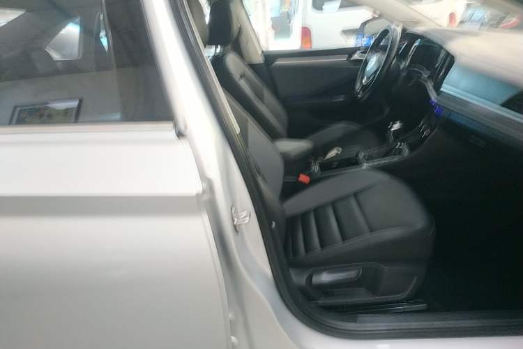 Used Volkswagen Sagitar 2021 280TSI DSG Comfort Connect Edition Right Front Seat