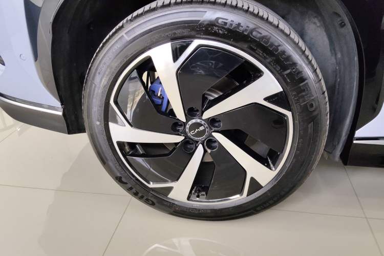 Used BYD Sealion 07 EV 2024 610 Zhihang Edition Right Rear Wheel Hub