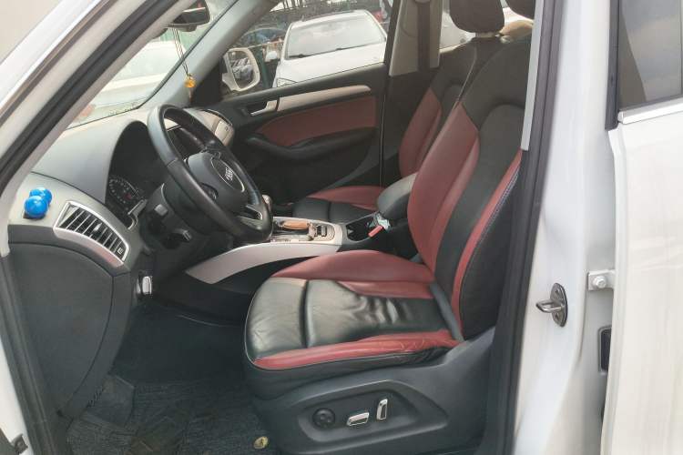 Used Audi Q5 2017 Plus 40 TFSI Technology Model
