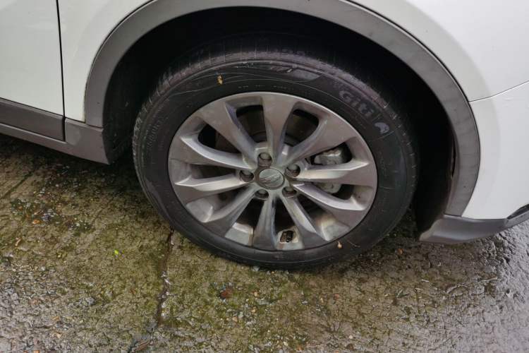 Used Geometry C 2022 Blueberry C400 Right Front Wheel Hub