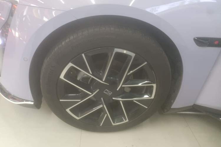 Used Avatr 06 2025 Pro Range-Extended Edition Left Front Wheel Hub