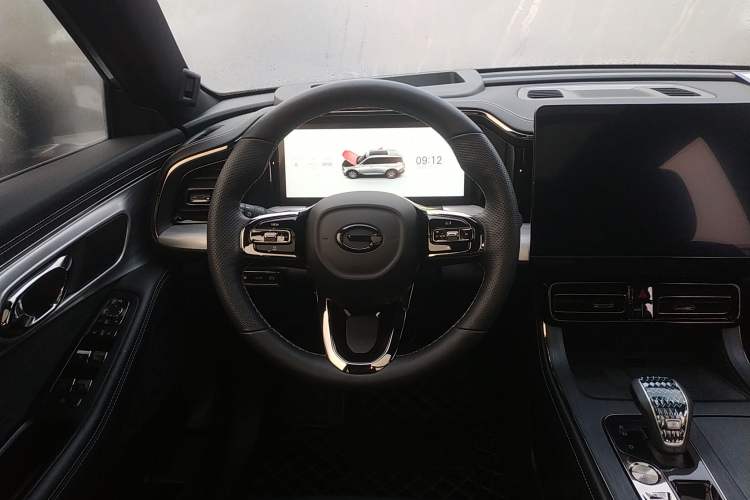 Used GAC Trumpchi GS8 2024 Dual-Motor Series 2.0TM Two-Wheel Drive Premium Edition Steering Wheel