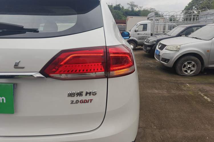 Used Haval H6 2017 Blue Label 2.0T Automatic Two-Wheel Drive Smart Edition Right Rear Taillight