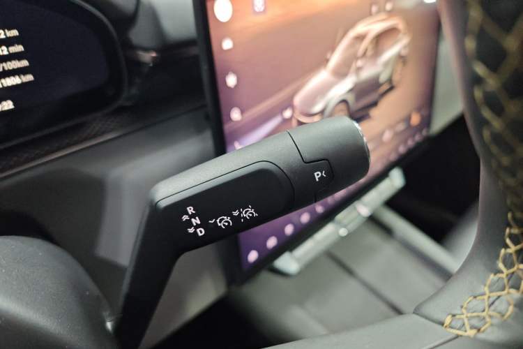 Used Zeekr 7X 2025 100 kWh Long-Range Rear-Wheel Drive with Intelligent Driving Features
