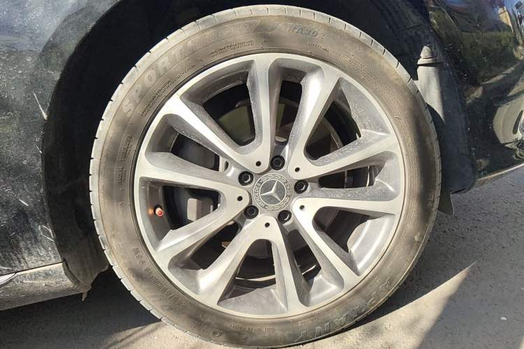 Used Mercedes-Benz E-Class 2016 E 200 L Right Front Wheel Hub