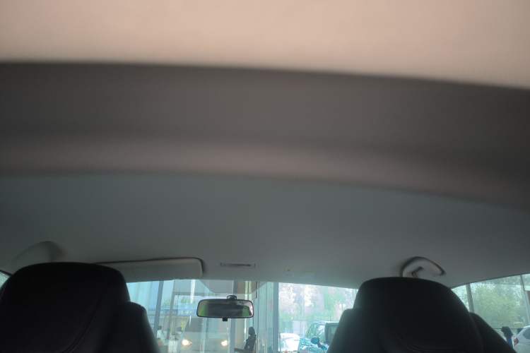 Used Roewe Clever 2021 302 km New Four-Seater Super-Efficient Version Headliner