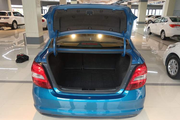 Used Chevrolet Aveo Sonic 2014 Sedan 1.4SL AT Fashion Edition
