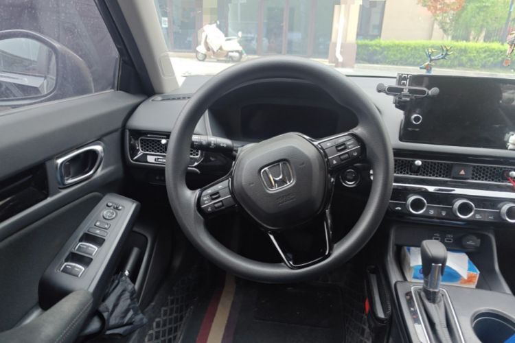 Used Honda Civic 2022 240TURBO CVT Dynamic Edition Steering Wheel