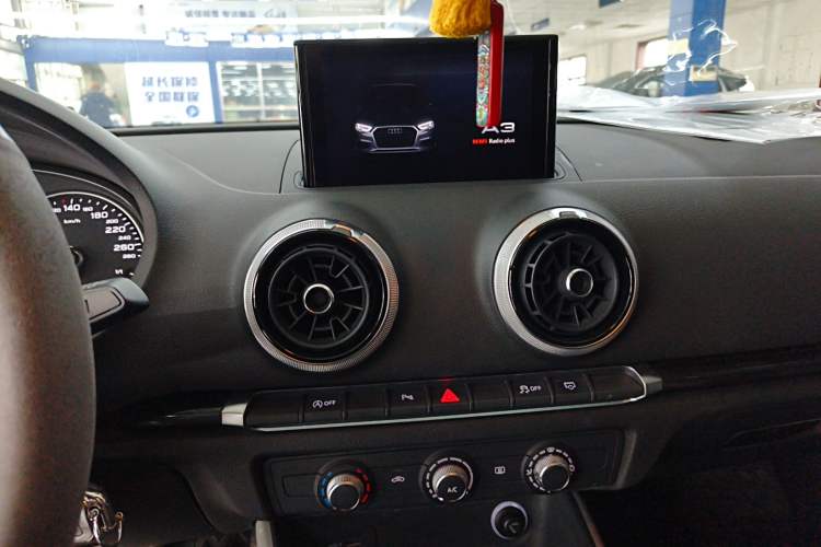 Used Audi A3 2018 30th Anniversary Edition Sportback 35 TFSI Fashion Model Audio And AC Panel