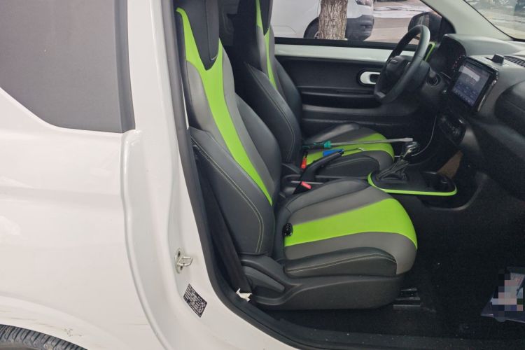 Used Roewe Clever 2021 302 km New Four-Seater Super-Efficient Version