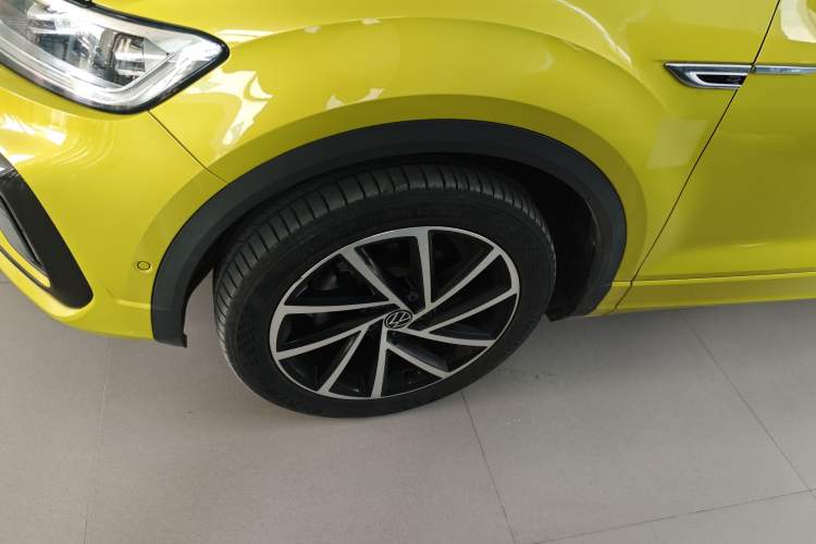 Used Volkswagen T-ROC 2023 300TSI DSG Two-Wheel Drive Starlight Edition