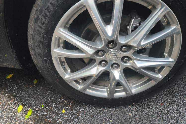 Used Buick Enclave 2022 652T 4x4 Prestige Flagship 7-Seater Right Front Wheel Hub