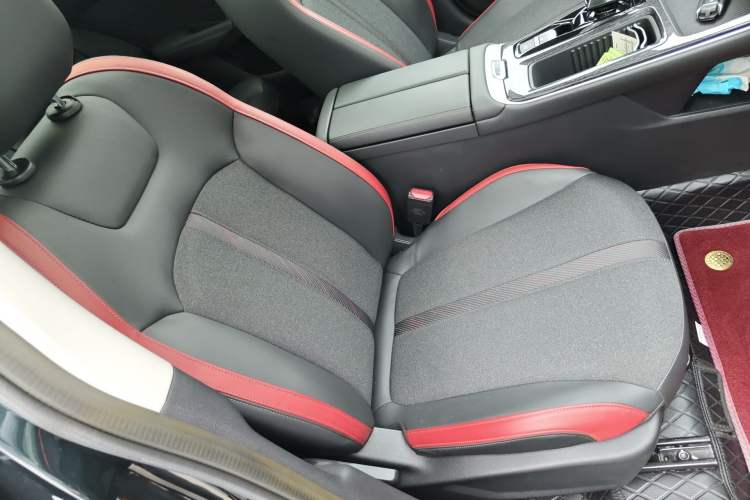 Used Dongfeng Aeolus Yixuan MAX 2023 1.5T Super-Powered Dad Edition Right Front Seat