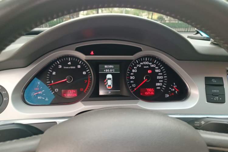 Used Audi A6L 2011 2.0 TFSI Automatic Standard Edition Instrument Cluster