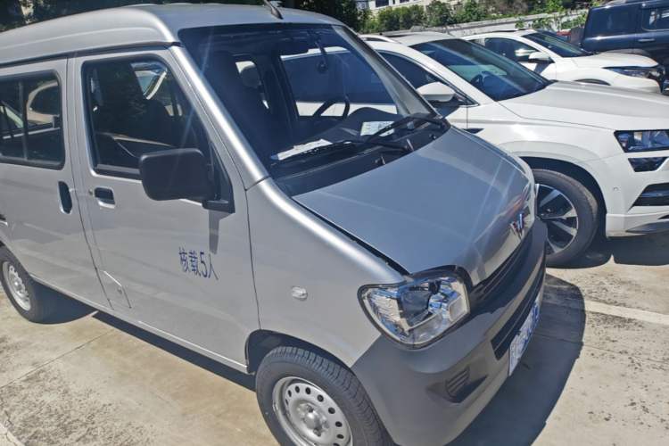 Used Wuling Zhiguang 2023 1.5L Practical Version 5/7 Seats