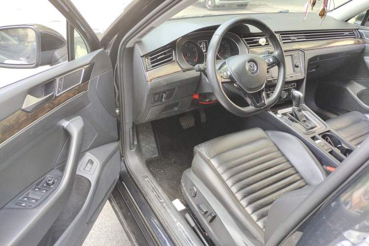 Used Volkswagen Magotan 2018 Facelift 380TSI DSG Luxury Version
