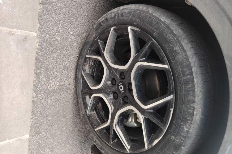 Used CHANGAN NEVO A07 2024 All-Electric "True Fragrance" Edition 710 Flagship Model Right Front Wheel Hub