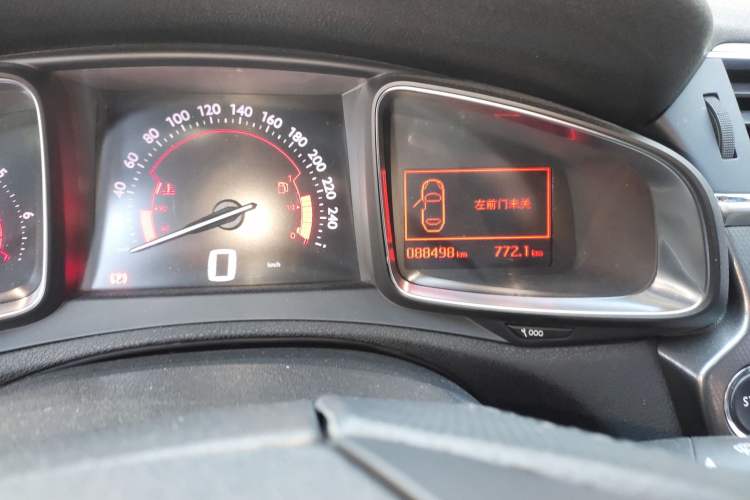 Used DS 6 2016 1.6T Luxury Edition THP160 Odometer Close Up