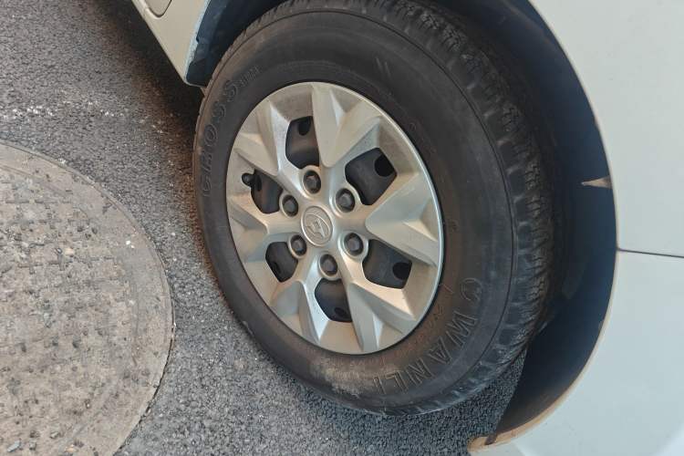 Used SAIC MAXUS G10 2014 2.4L Manual Elite Edition