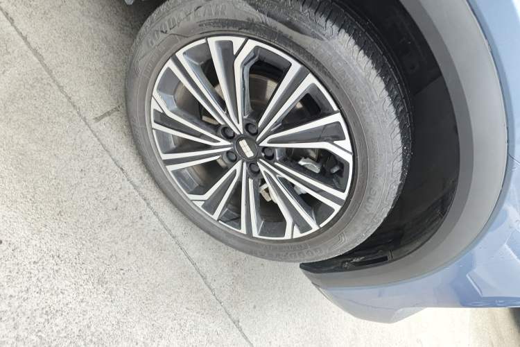 Used Geely Galaxy Xingjian 7 EM-i 2025 120km Flagship Edition
