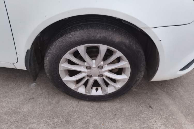 Used Geely Auto Vision 2015 1.3T Manual Luxury Model Right Front Wheel Hub