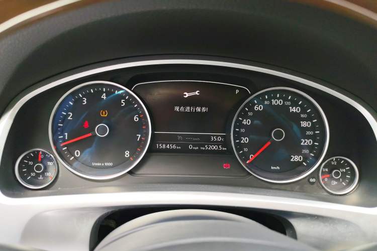 Used Volkswagen Touareg 2011 3.0 TSI Comfort Version Instrument Cluster