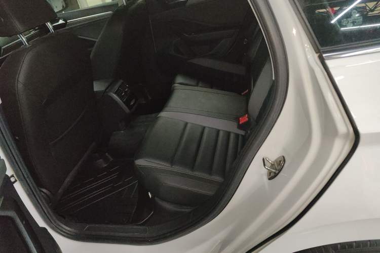 Used Volkswagen Sagitar 2019 280TSI DSG Comfort Version China V Standard Left Rear Seat