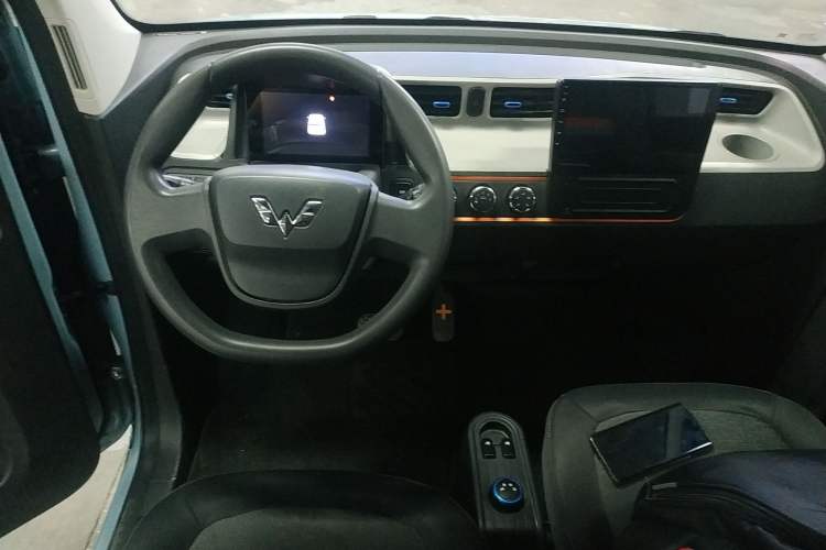 Used Wuling Hongguang MINIEV 2021 Macaron Premium Model – Lithium Iron Phosphate Center Console